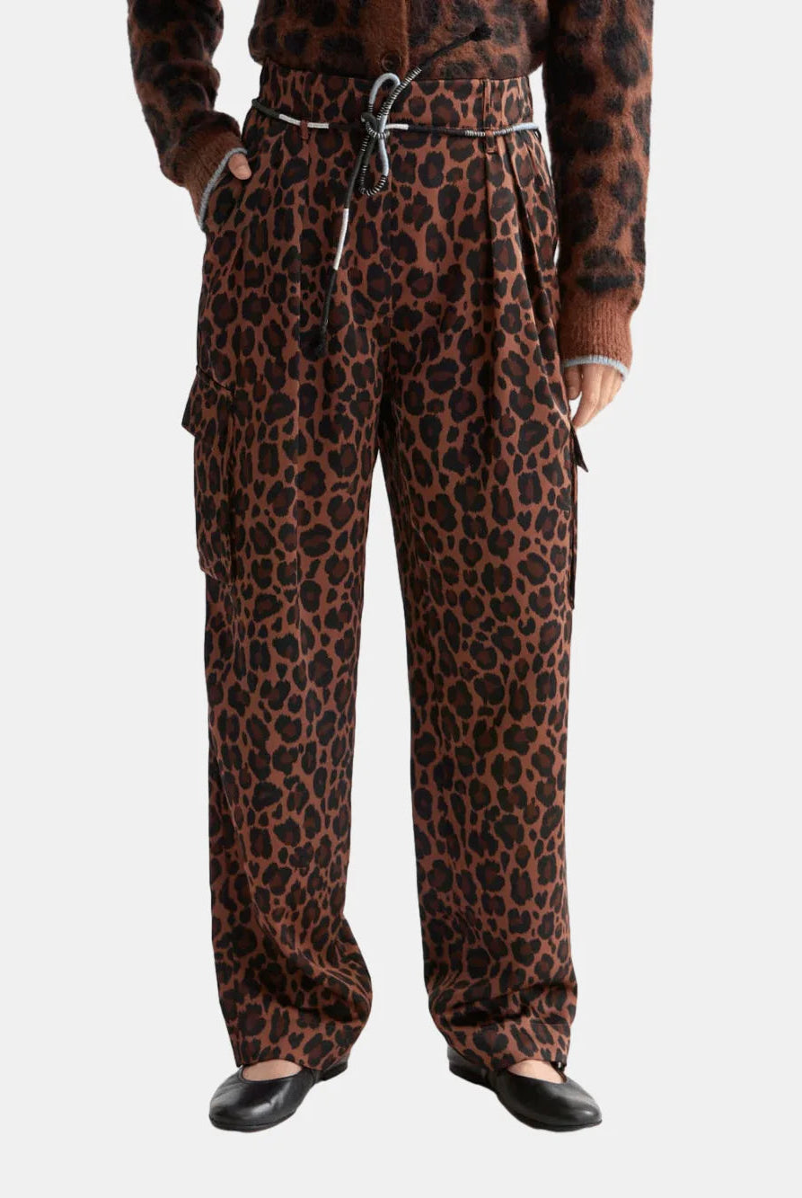 faye-high-rise-tapered-leg-satin-cargo-pant side view by Scotch & Soda