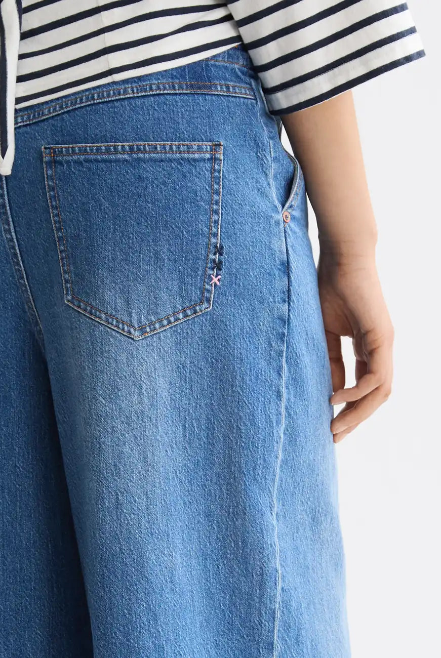 Wave Cropped Jeans detail view by Scotch & Soda