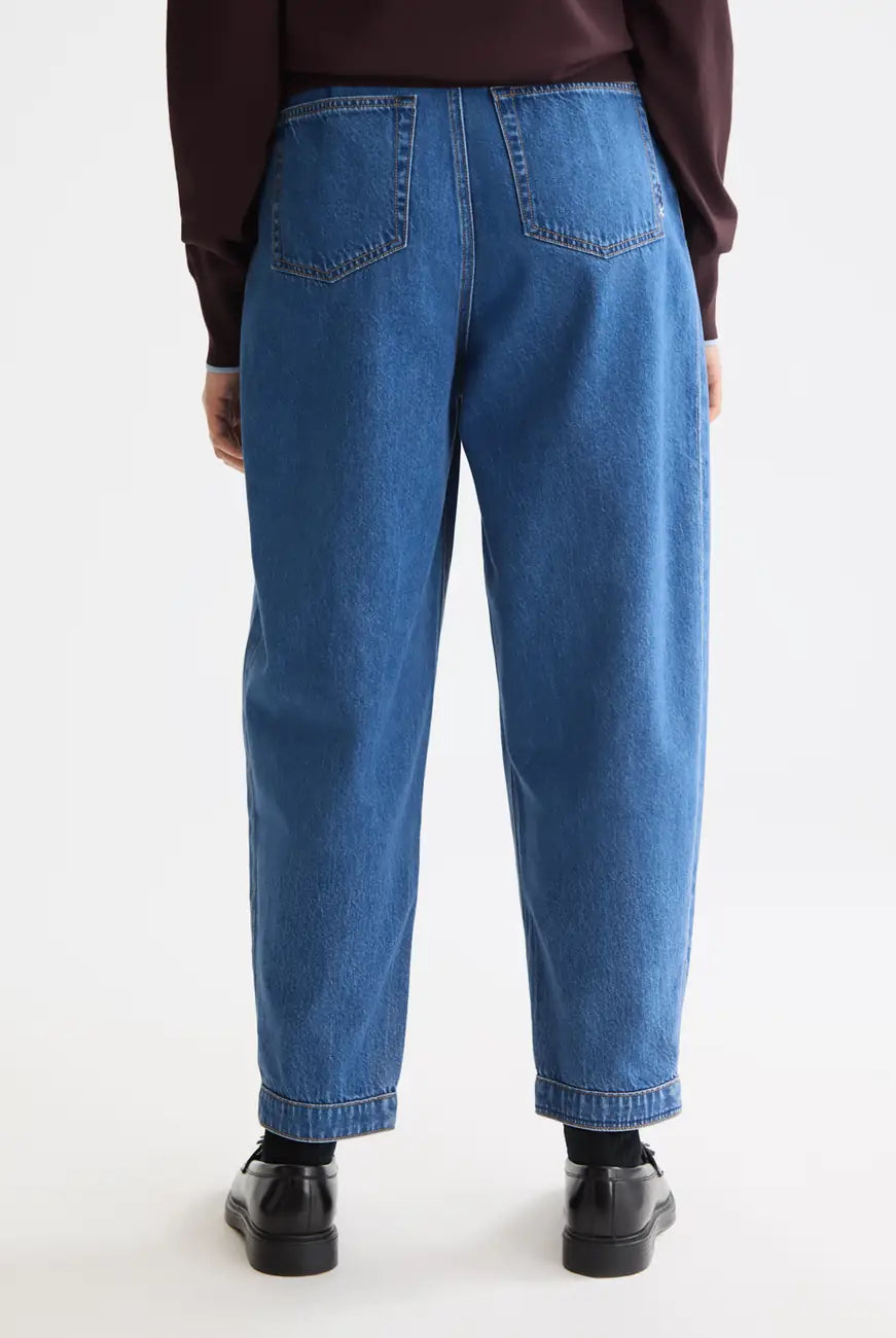 Flux Loose Jeans detail shot showing fabric and craftsmanship by Scotch & Soda