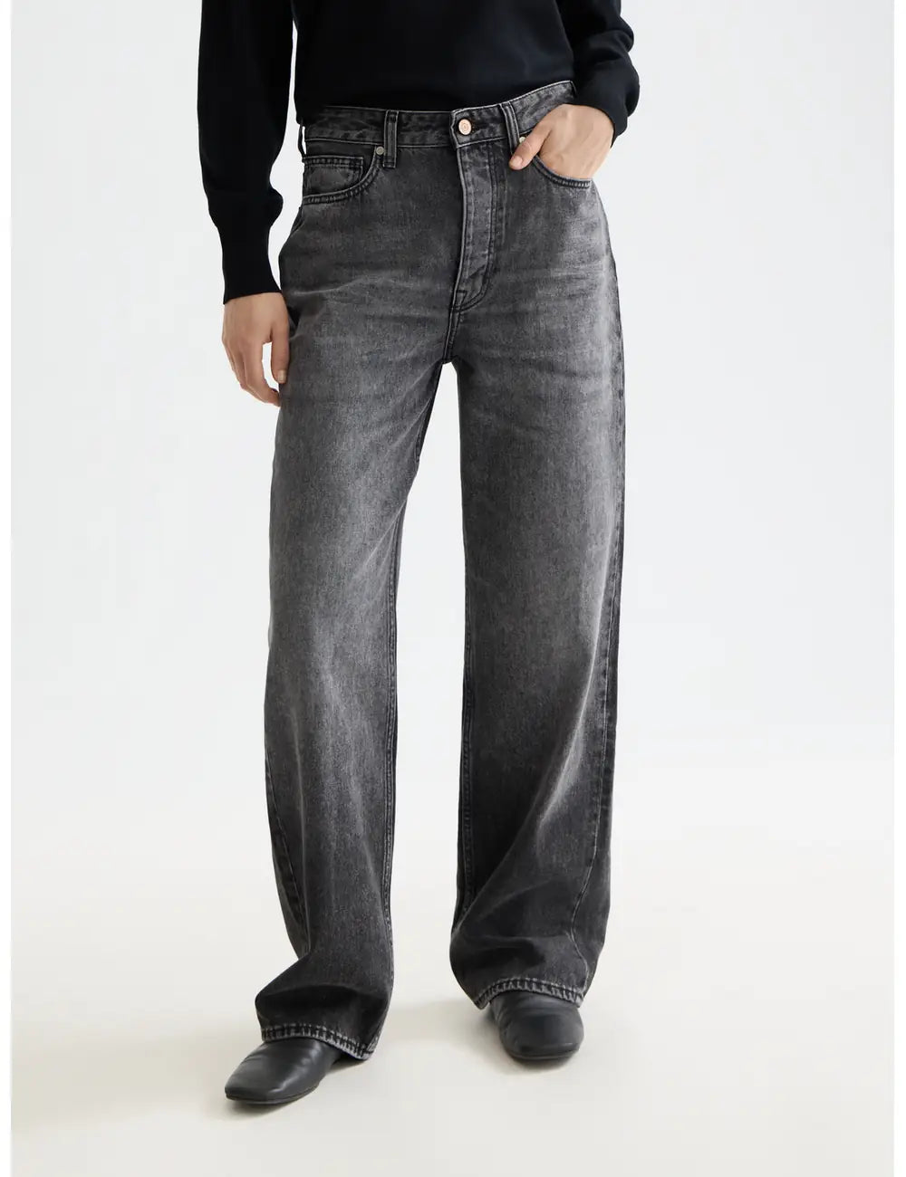 Absolute Black Core Ripple Straight Jeans — Absolute Black close-up on model by Scotch & Soda