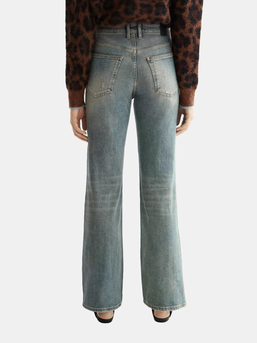 the-glow-bootcut-jeans-dirty-bertie detail shot by Scotch & Soda