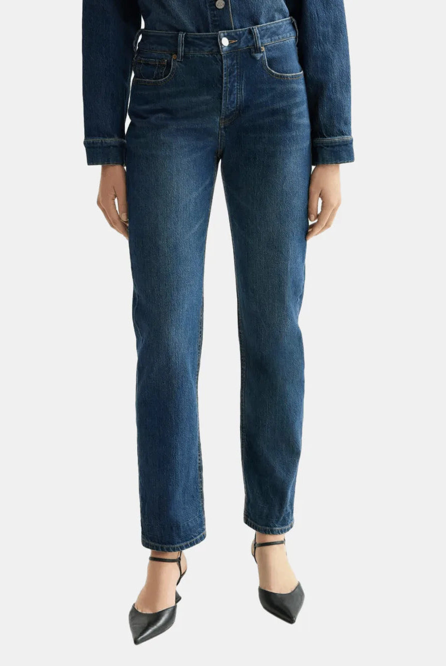 let-it-rain-750-years-celebration side view by Scotch & Soda