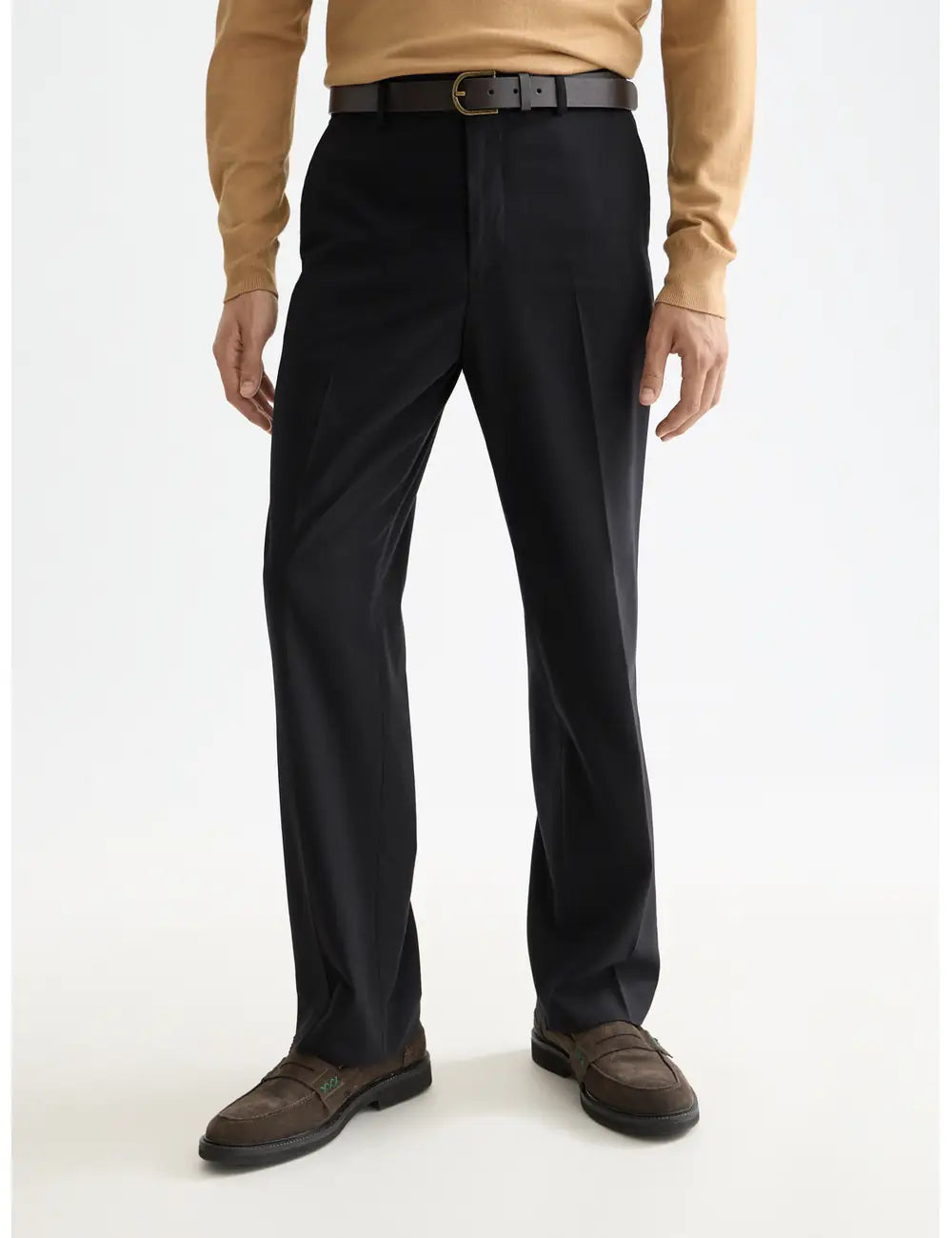 Relaxed Straight Chino close-up on model showing fit and detail by Scotch & Soda