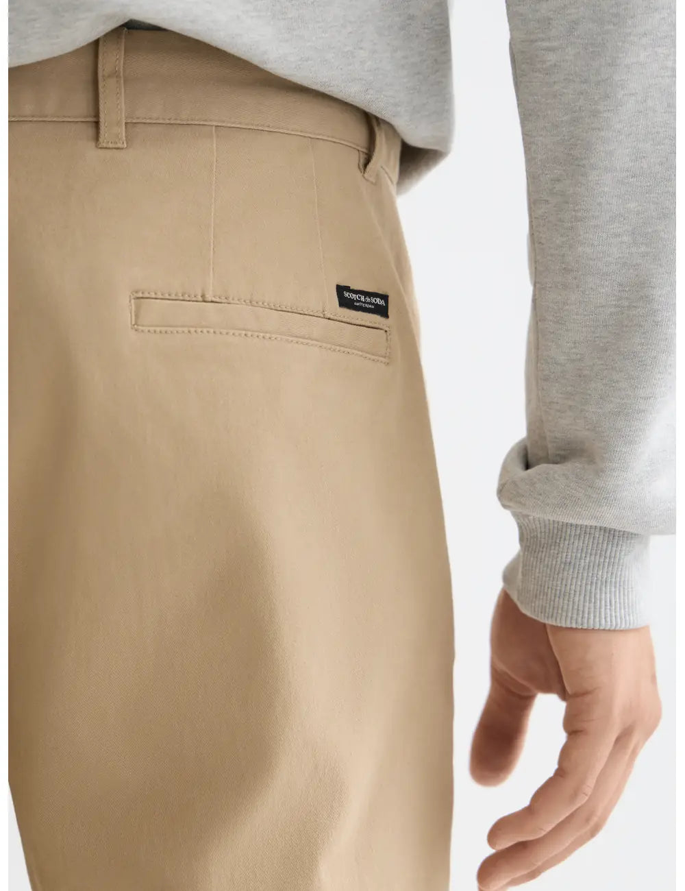 Core - Stuart - Stretch Cotton Chino detail shot of fabric and craftsmanship by Scotch & Soda