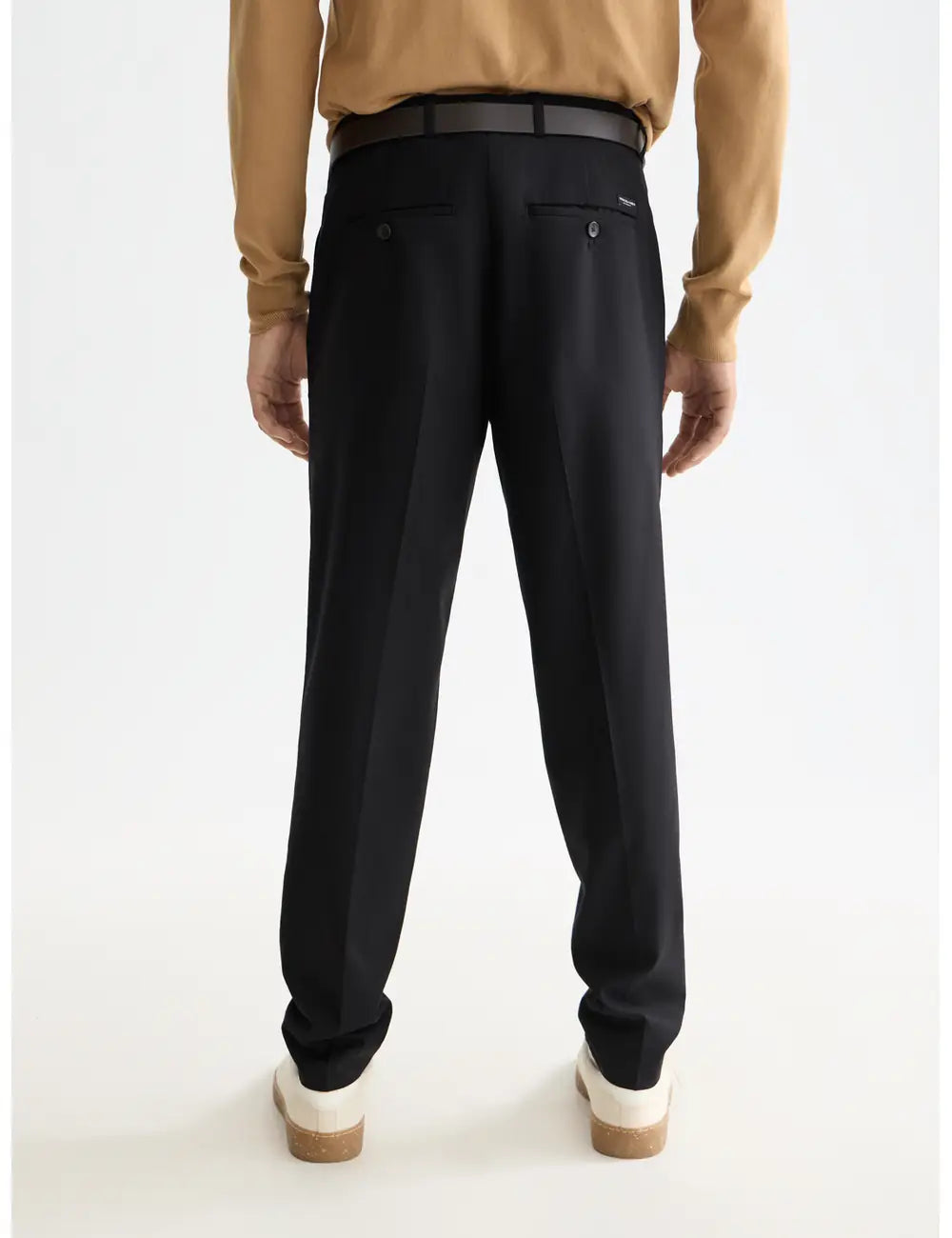 Cool Wool Chino detail shot showing fabric and craftsmanship by Scotch & Soda