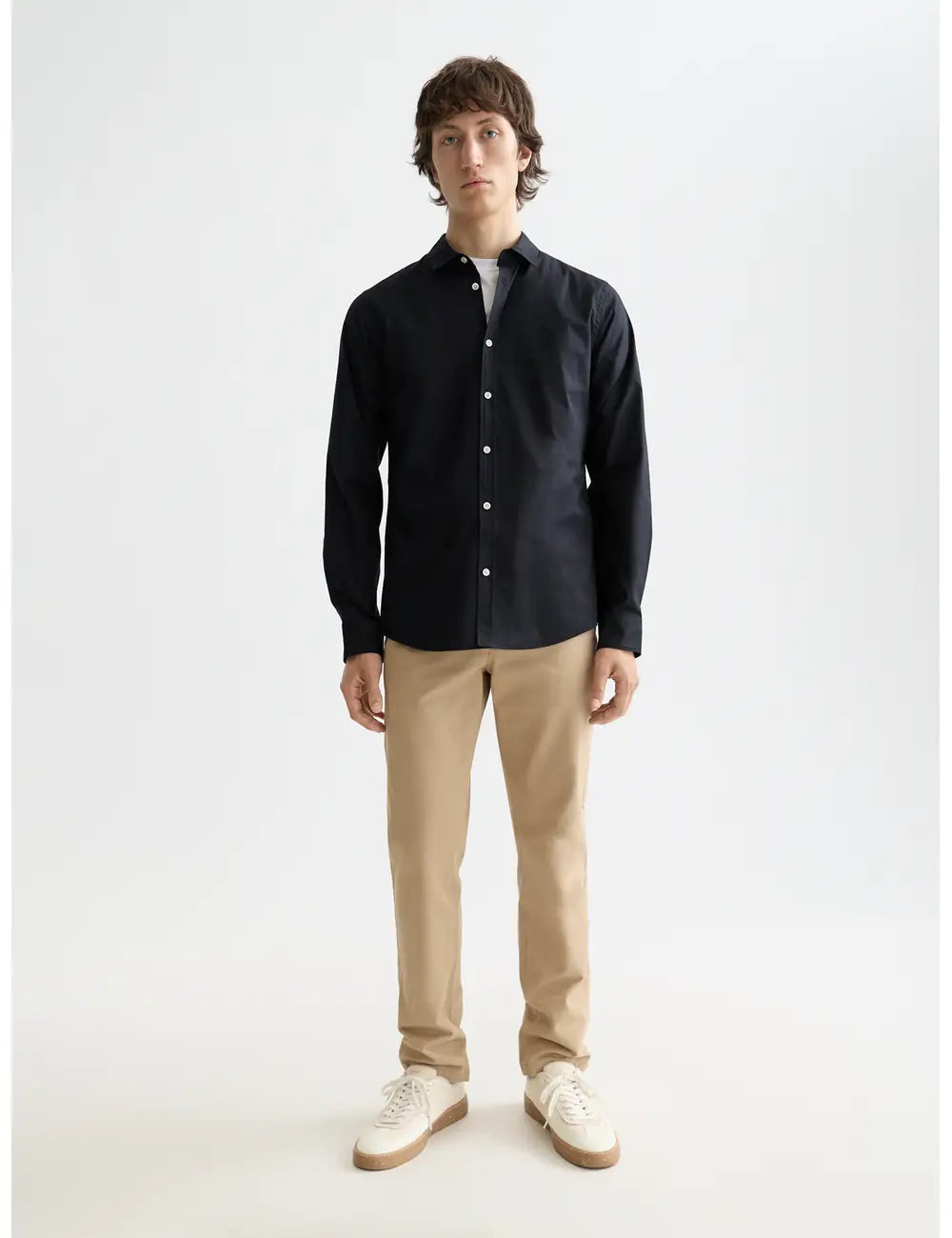 Poplin Solid Shirt full model shot showing overall fit by Scotch & Soda