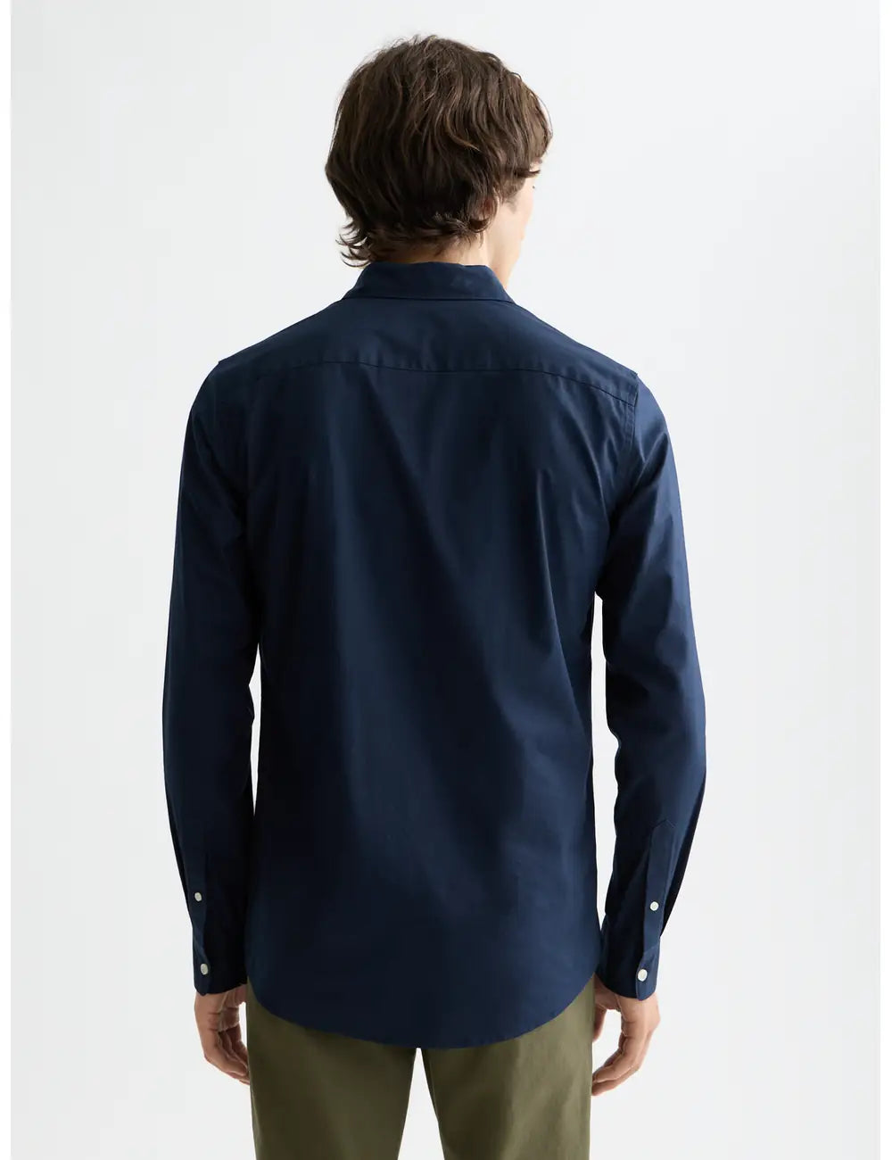 Poplin Solid Shirt detail shot showing fabric and craftsmanship by Scotch & Soda