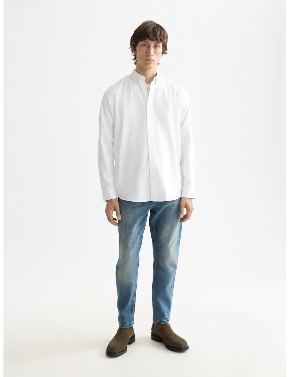 Oxford Solid Shirt full model shot showing overall fit by Scotch & Soda
