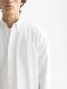 core-oxford-solid-white-traditional detail shot by Scotch & Soda
