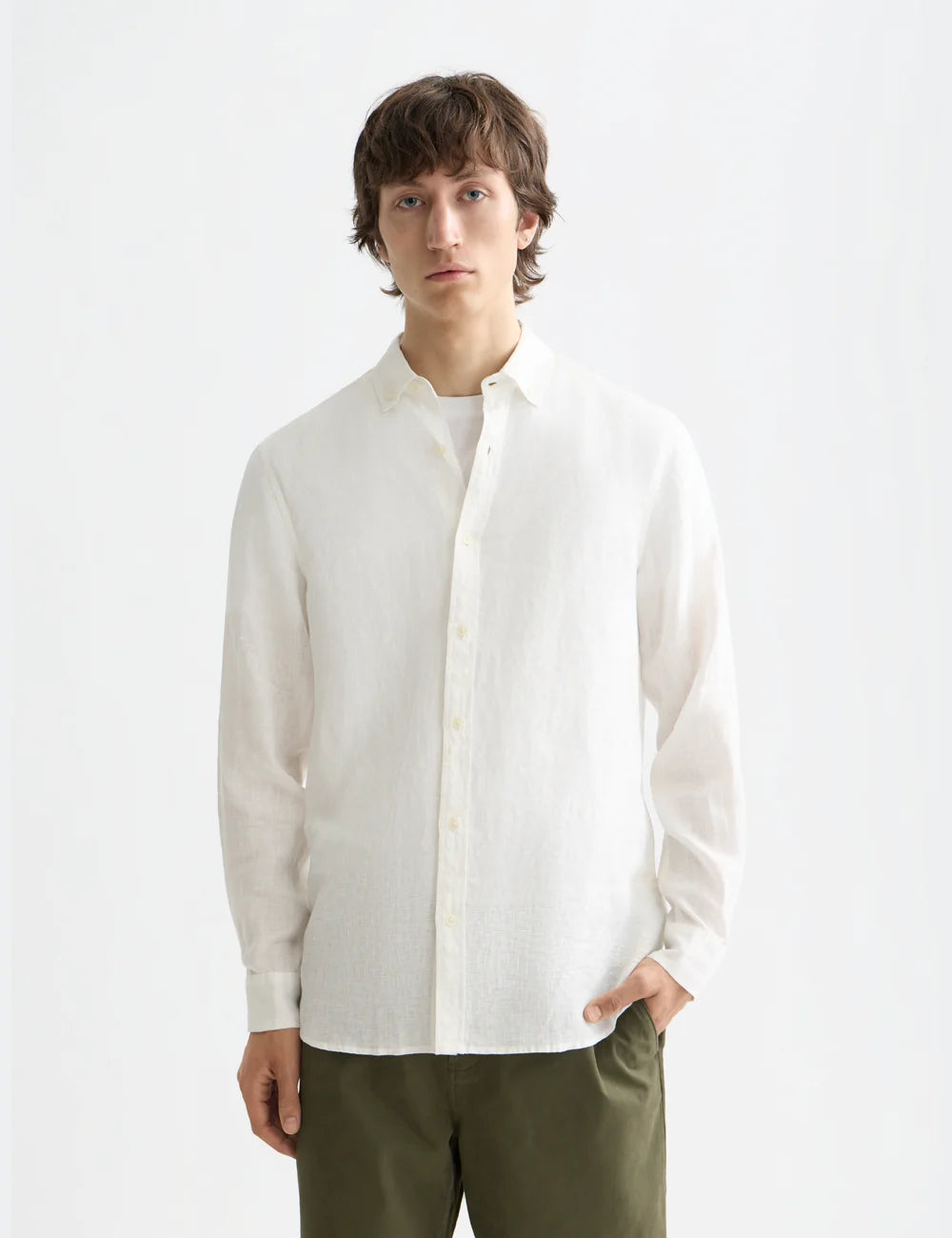 Linen Shirt Button Down close-up on model showing fit and detail by Scotch & Soda