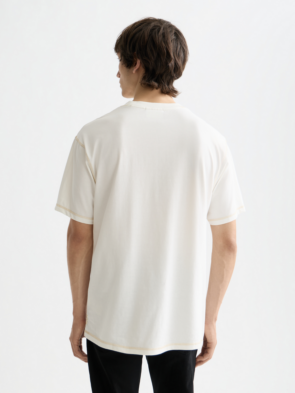 Essentials LOGO FRONT CHEST T-SHIRT