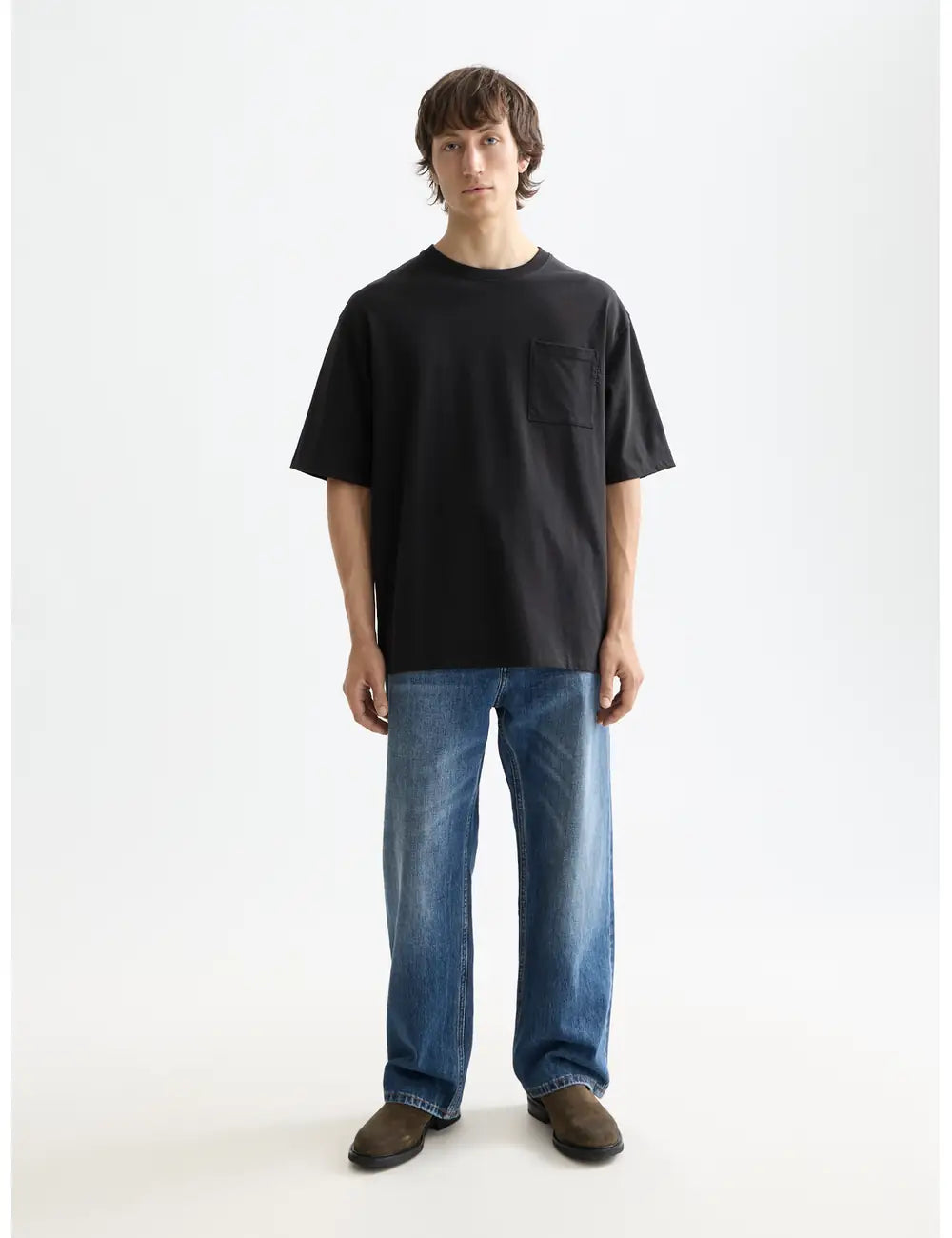Crosses Loose Fit Tee full model shot showing overall fit by Scotch & Soda