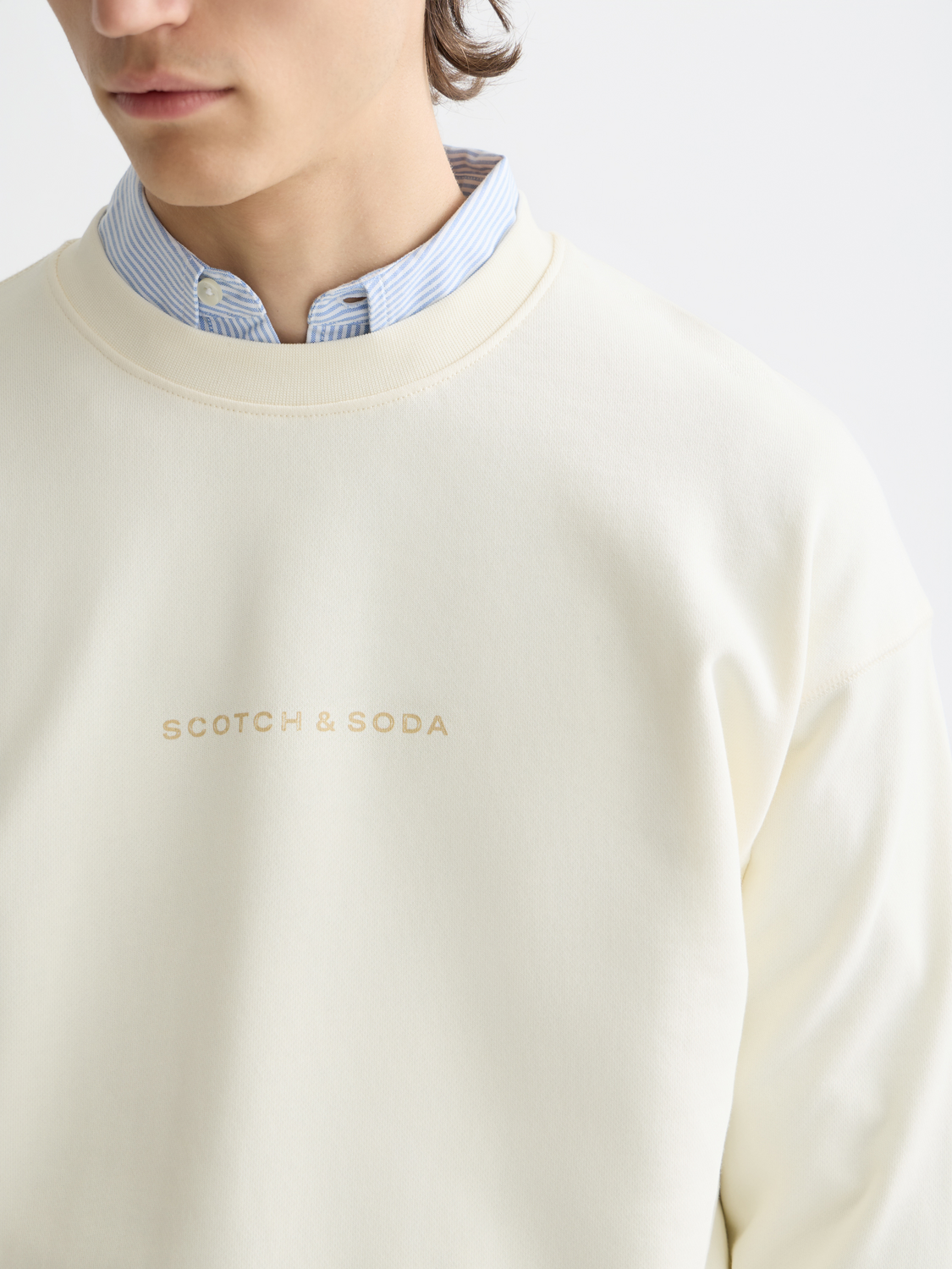 Essentials LOGO FRONT CHEST SWEATSHIRT