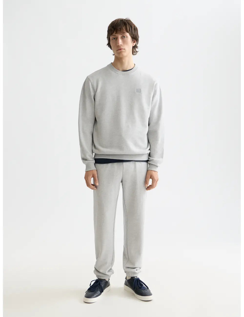 Logo Sweatpant full model shot showing overall fit by Scotch & Soda