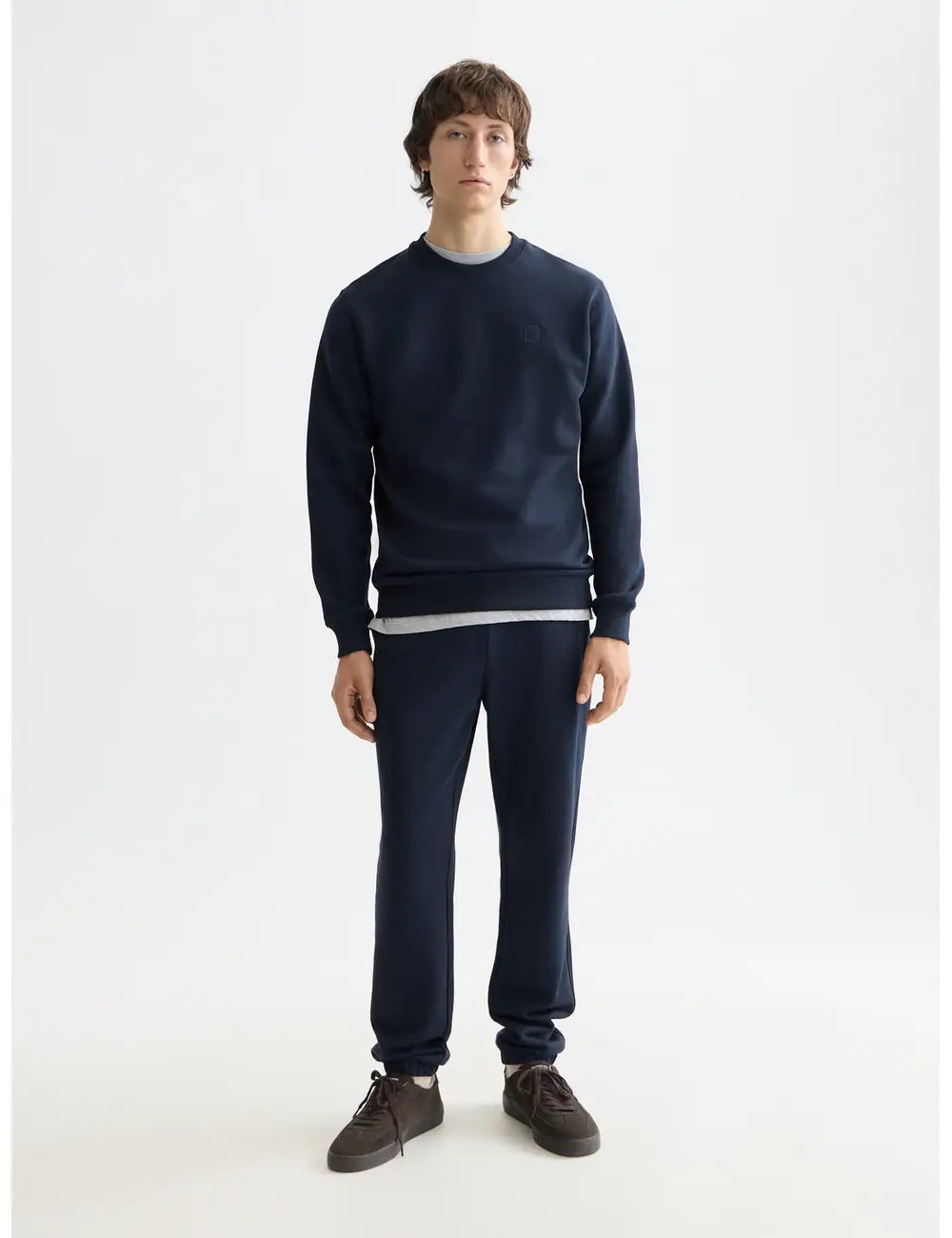 Logo Sweatpant full model shot showing overall fit by Scotch & Soda
