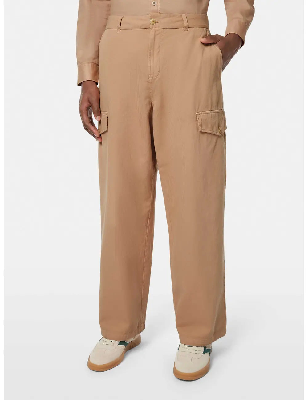 Daze Cargo Pant close-up on model showing fit and detail by Scotch & Soda