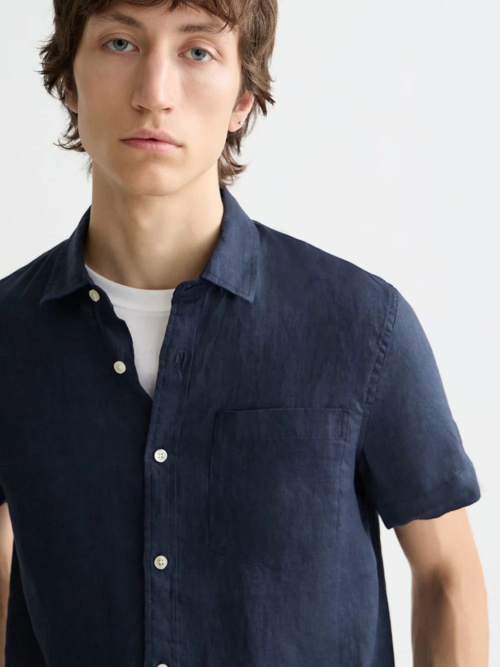 core-linen-shirt-1 detail shot by Scotch & Soda