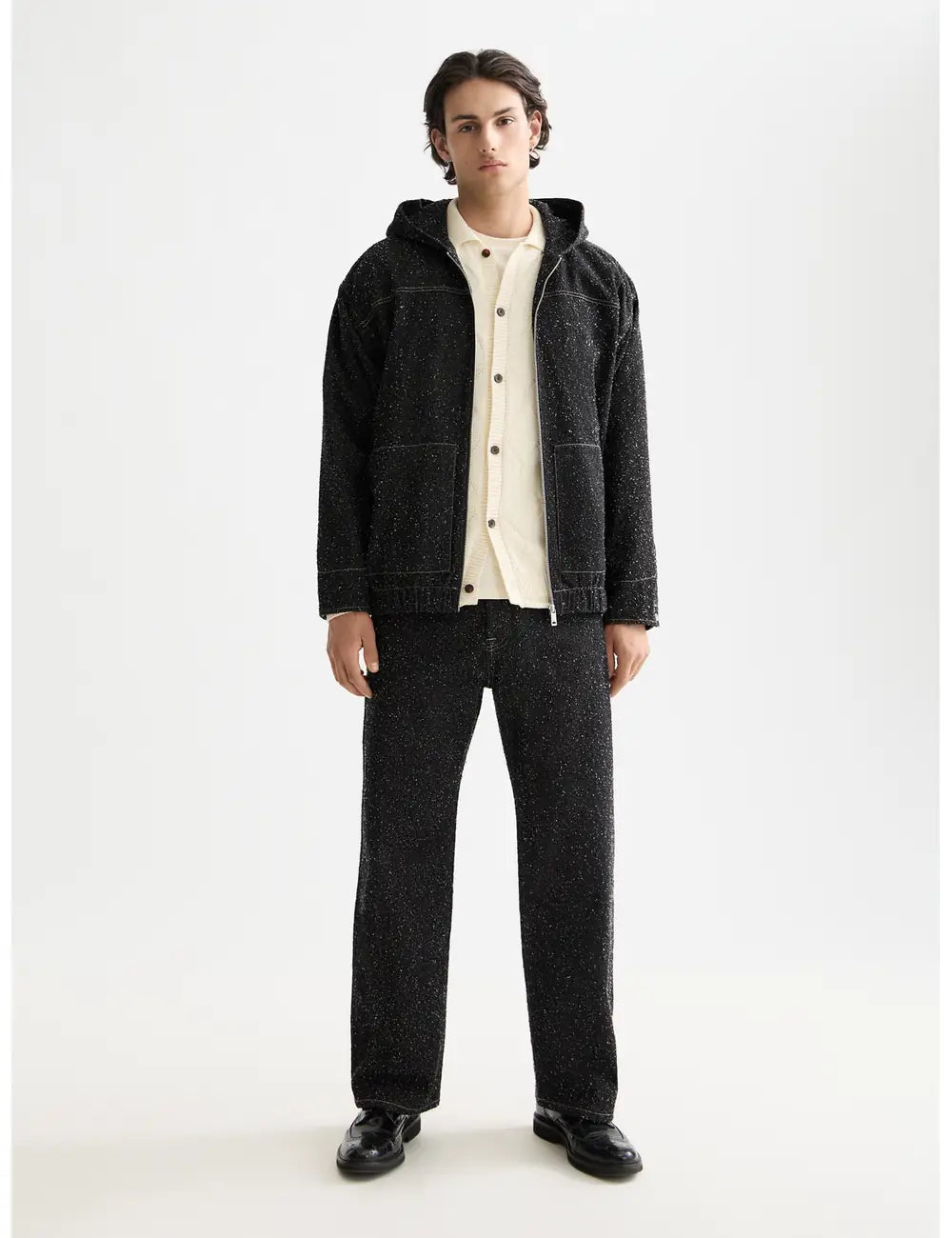 Loose Jeans Pitch full model shot showing overall fit by Scotch & Soda