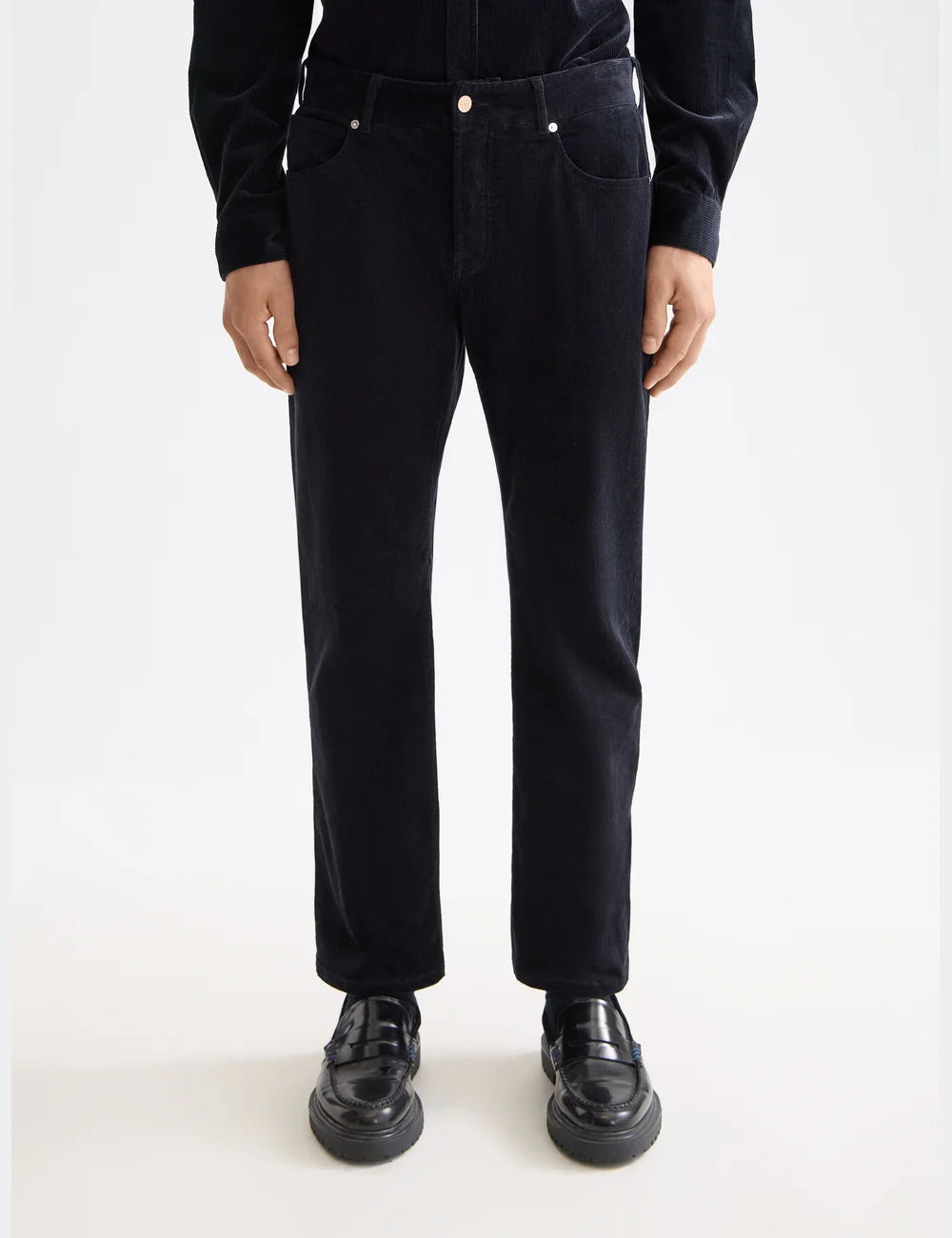 Zee Straight Jeans close-up on model showing fit and detail by Scotch & Soda