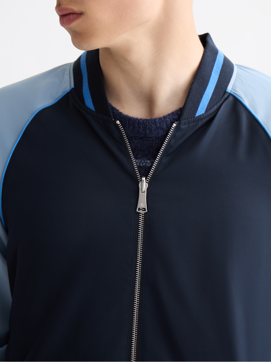 Reversible bomber