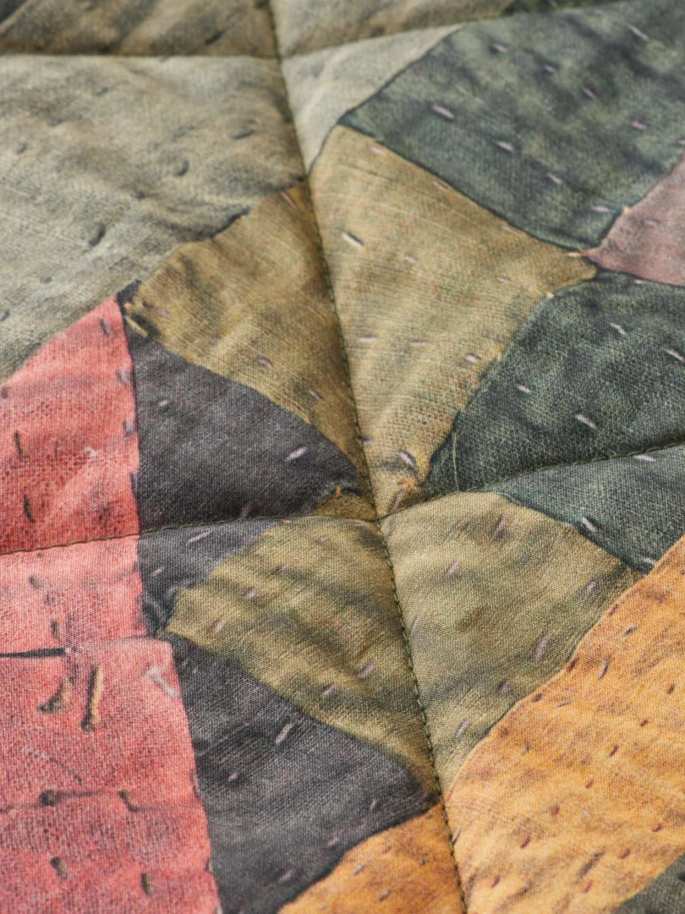 patchwork-mountain-print-overshirt detail shot by Scotch & Soda