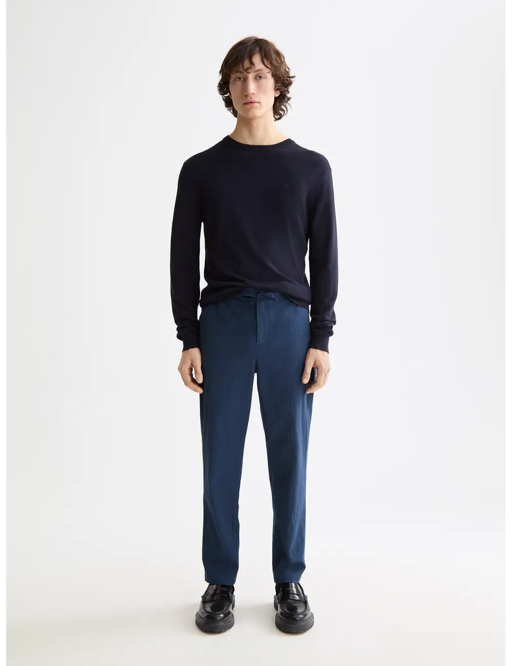 Finch Seersucker Jogger full model shot showing overall fit by Scotch & Soda