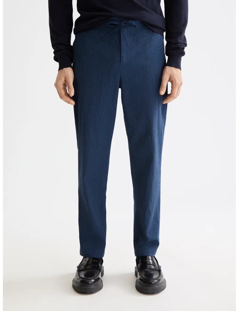 Finch Seersucker Jogger close-up on model showing fit and detail by Scotch & Soda