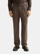 yarn-dyed-wool-blend-relaxed-straight-pleated-chino front view by Scotch & Soda