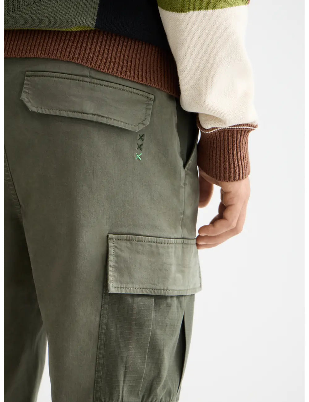 Loose Tapered Cargo detail view by Scotch & Soda