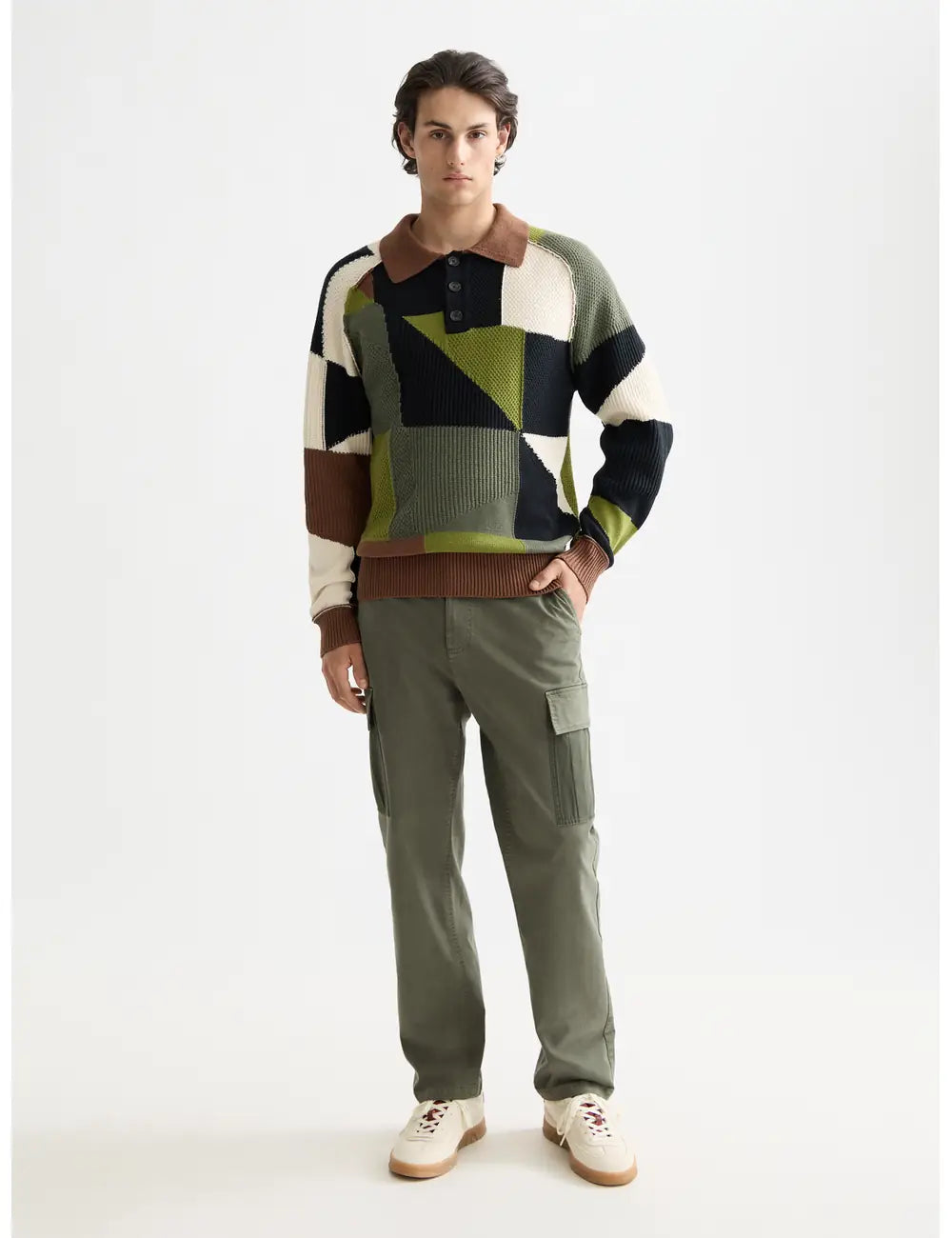 Loose Tapered Cargo full model shot showing overall fit by Scotch & Soda