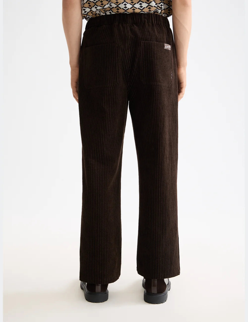 Jacquard Corduroy Jogger detail shot showing fabric and craftsmanship by Scotch & Soda