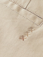 seasonal-core-drift-washed-cotton-blend-chino detail shot by Scotch & Soda