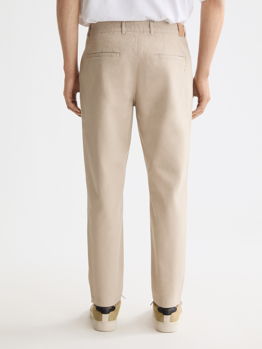 Seasonal Essentials Drift tapered chino