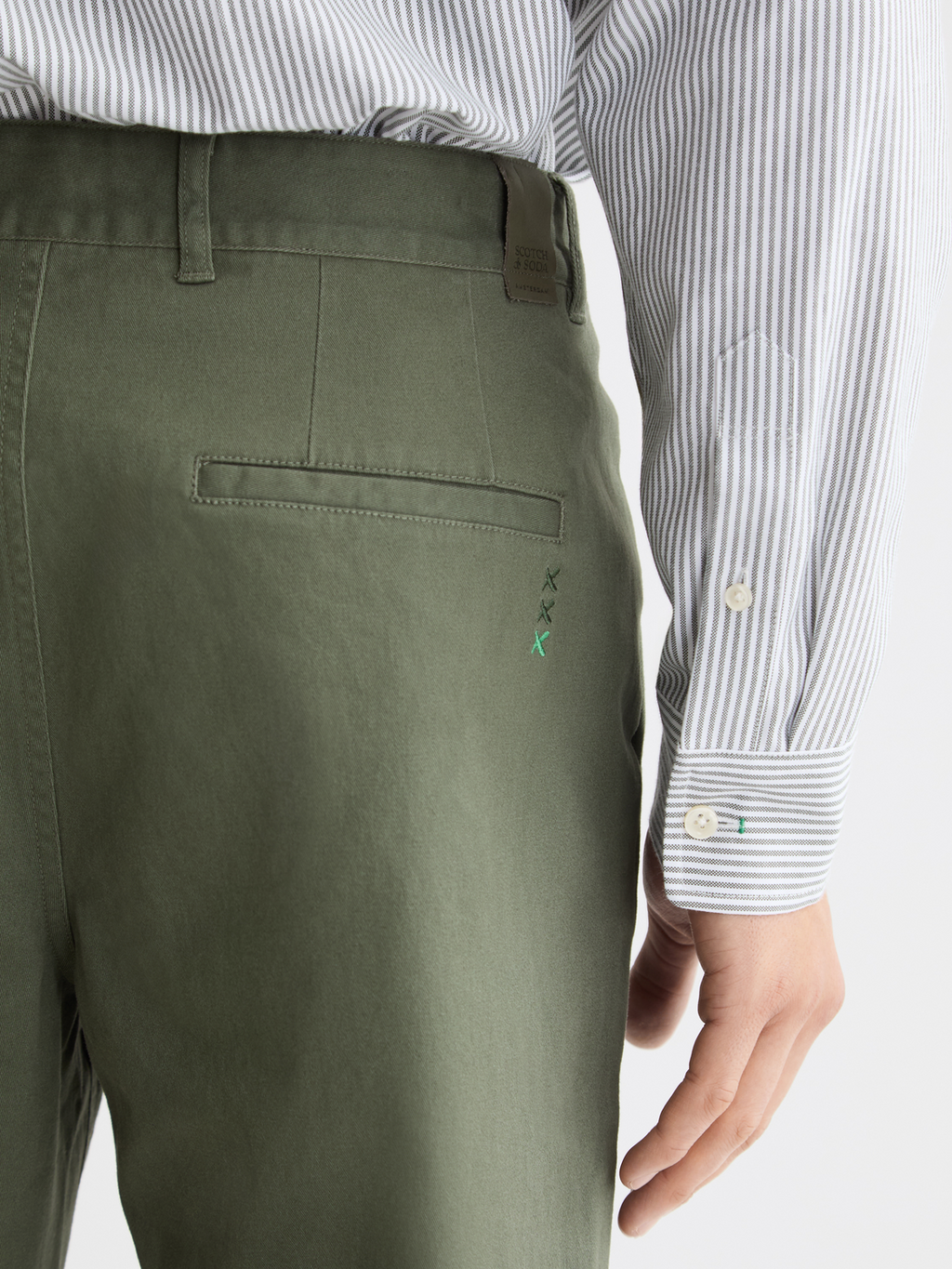 Seasonal Essentials Drift tapered chino