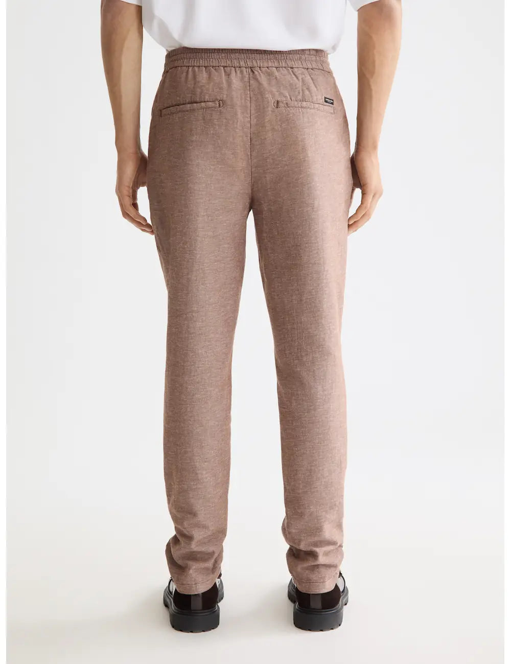 Straight Fit Jogger detail shot showing fabric and craftsmanship by Scotch & Soda