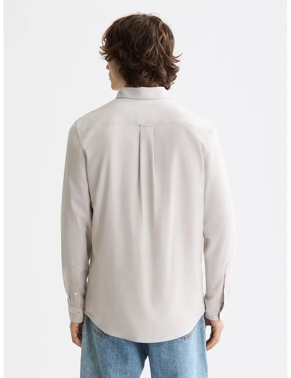 Oxford Shirt detail shot showing fabric and craftsmanship by Scotch & Soda