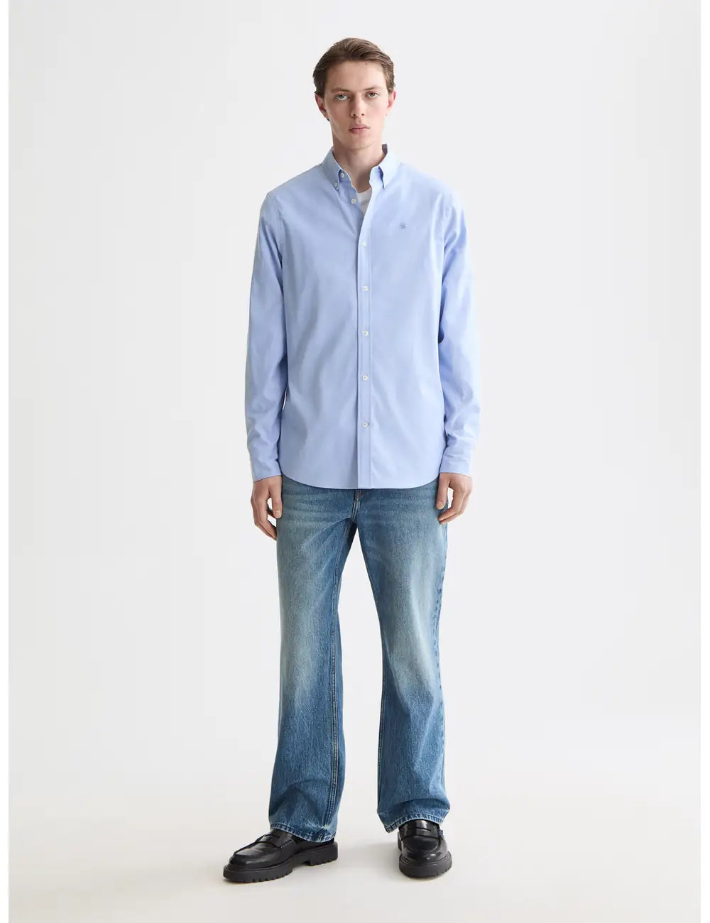 Oxford Shirt full model shot showing overall fit by Scotch & Soda