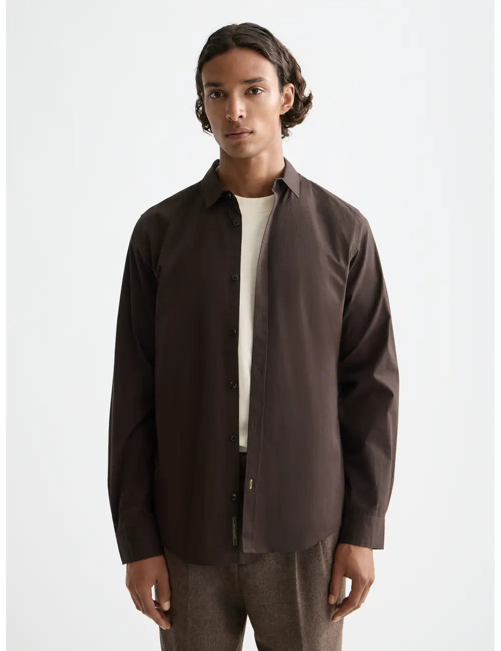 Slim Fit Poplin Shirt close-up on model showing fit and detail by Scotch & Soda