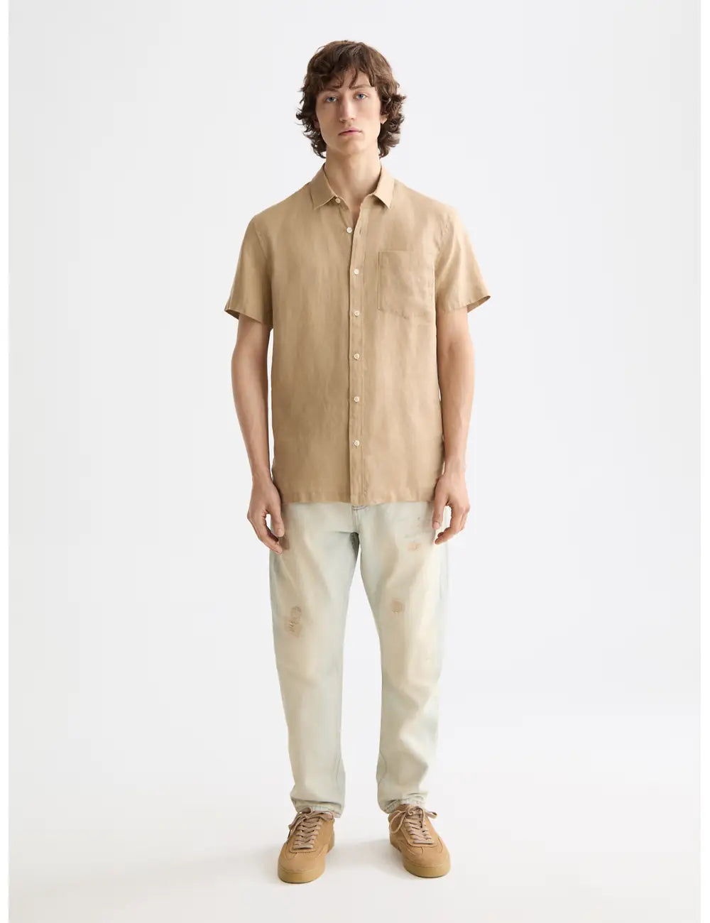 Linen Short Sleeve Shirt full model shot showing overall fit by Scotch & Soda