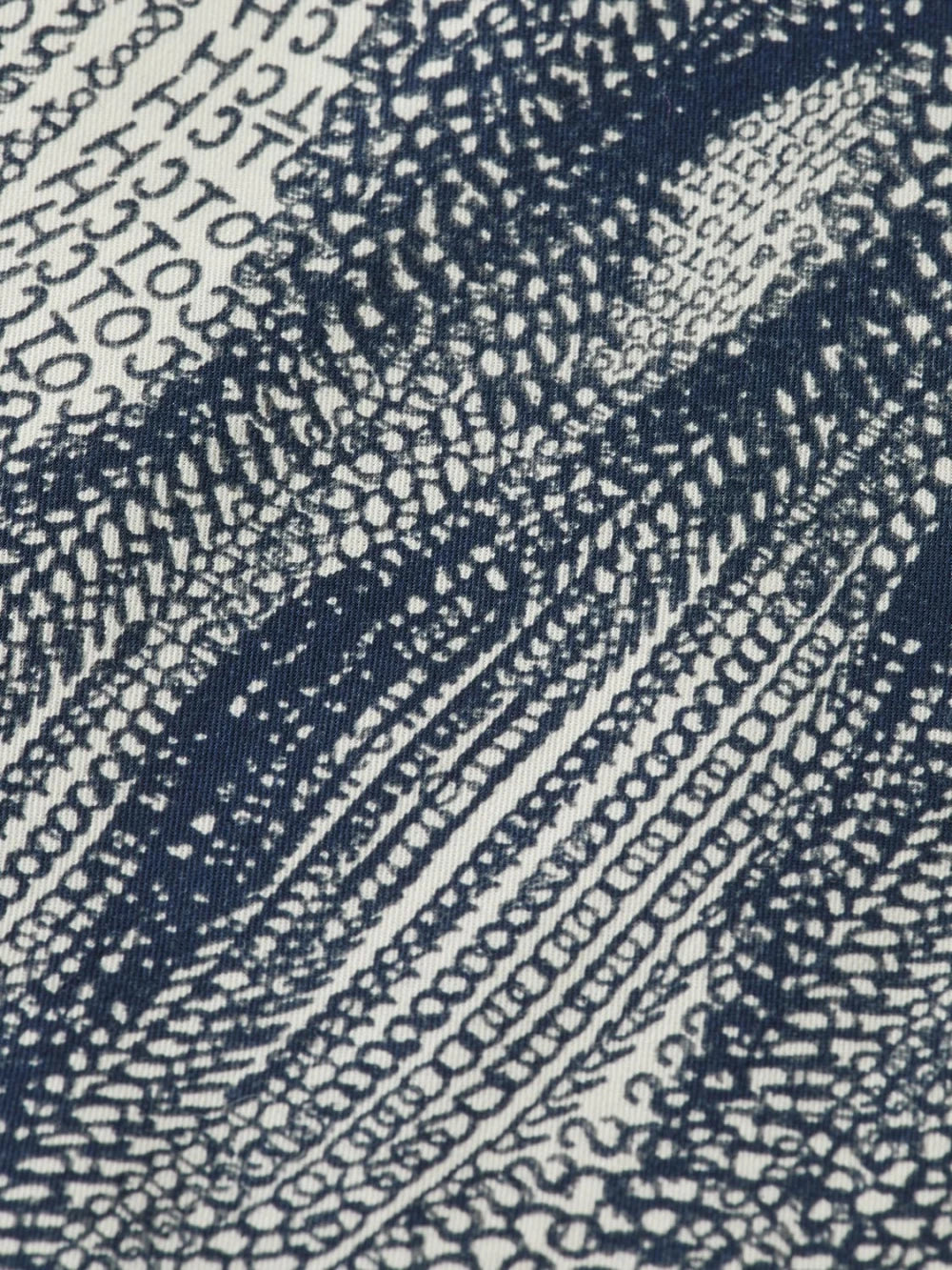 printed-short-sleeved-tencel-shirt detail shot by Scotch & Soda