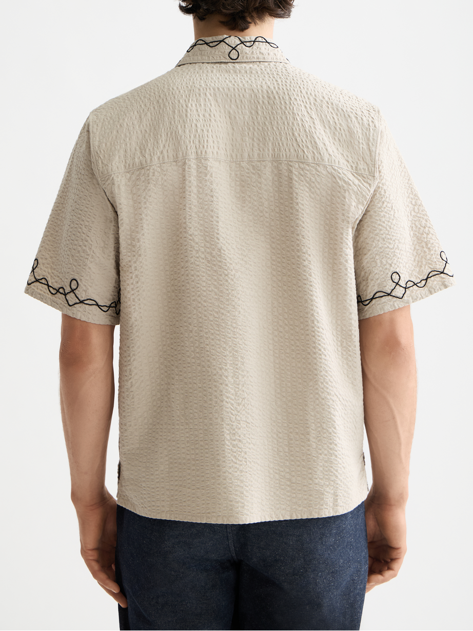Embroidered short sleeve shirt
