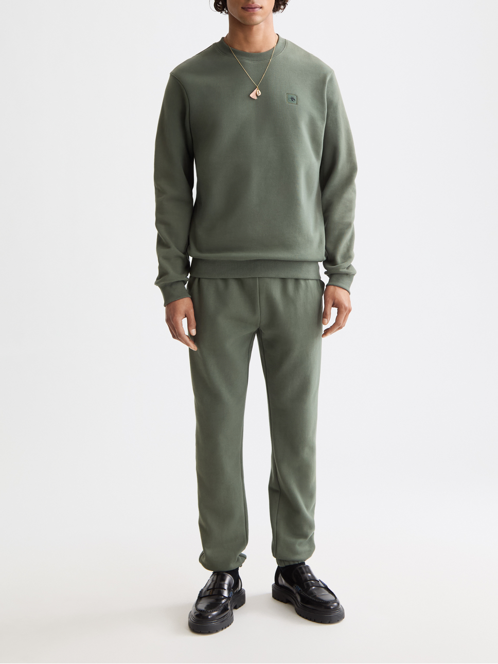 Seasonal Essentials Regular logo sweatshirt