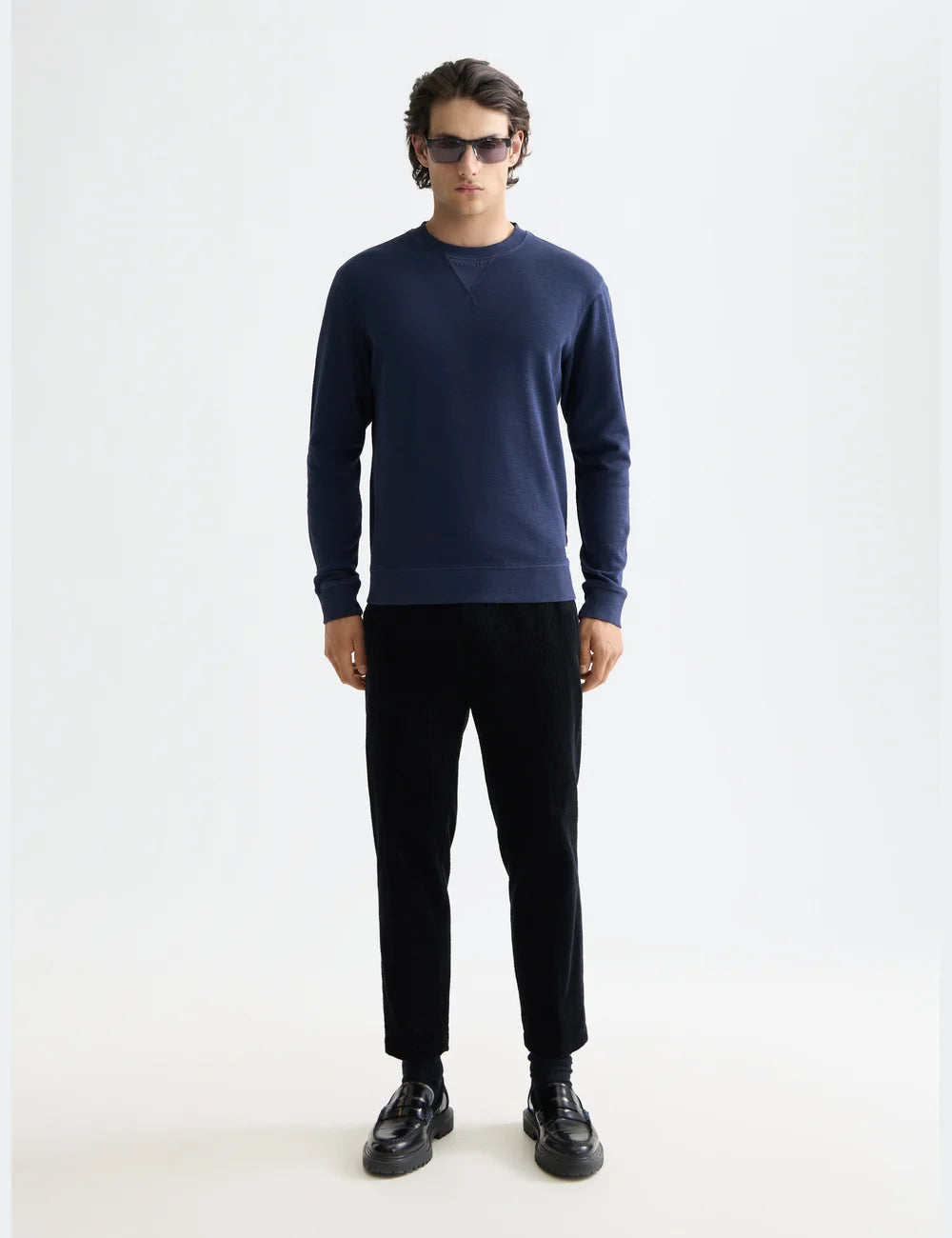 Structured Sweatshirt full model shot showing overall fit by Scotch & Soda