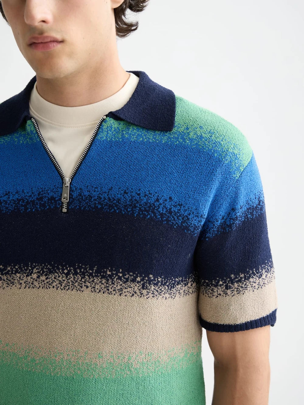 knitted-degrade-polo-1 detail shot by Scotch & Soda