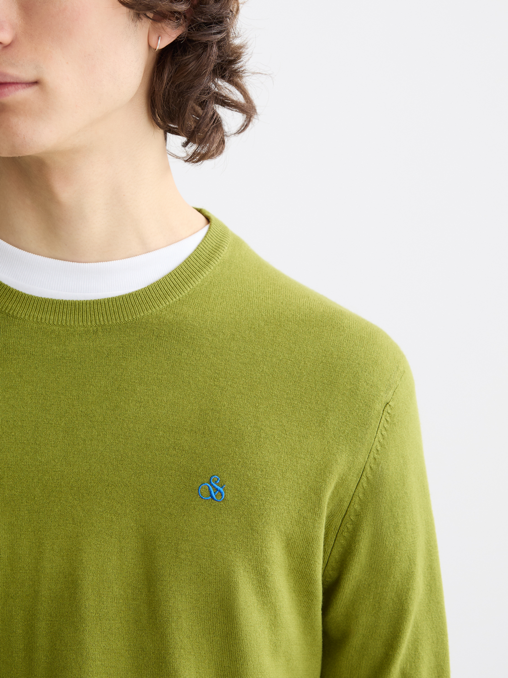 Seasonal Essentials blend crewneck