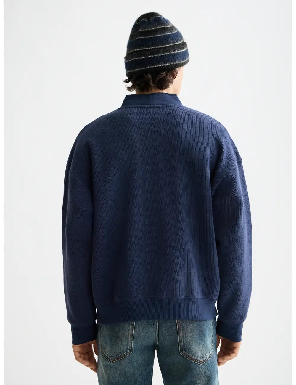 Loose Fit Sweatshirt detail shot showing fabric and craftsmanship by Scotch & Soda