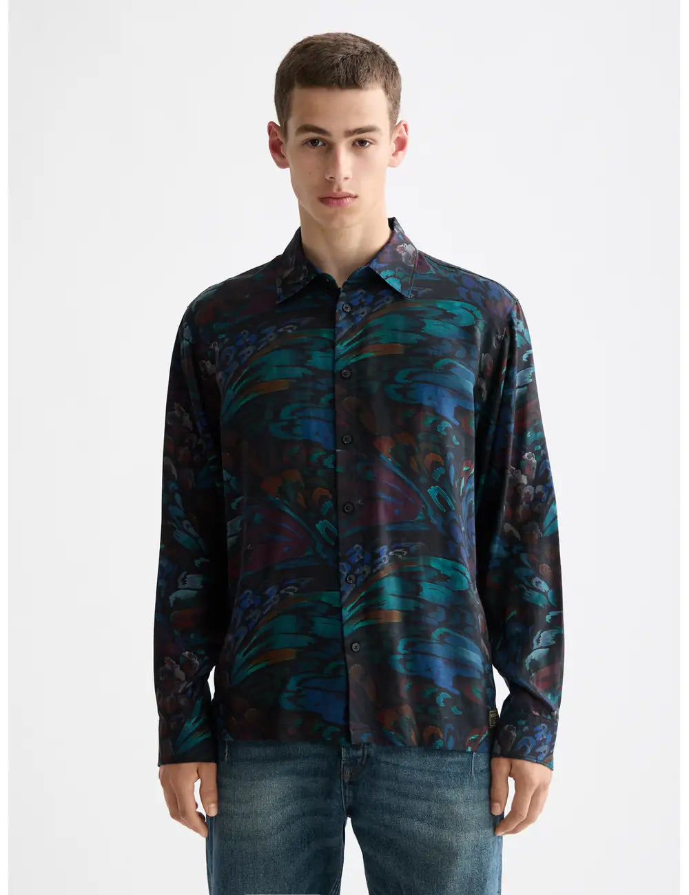 Printed Relaxed Shirt close-up on model showing fit and detail by Scotch & Soda