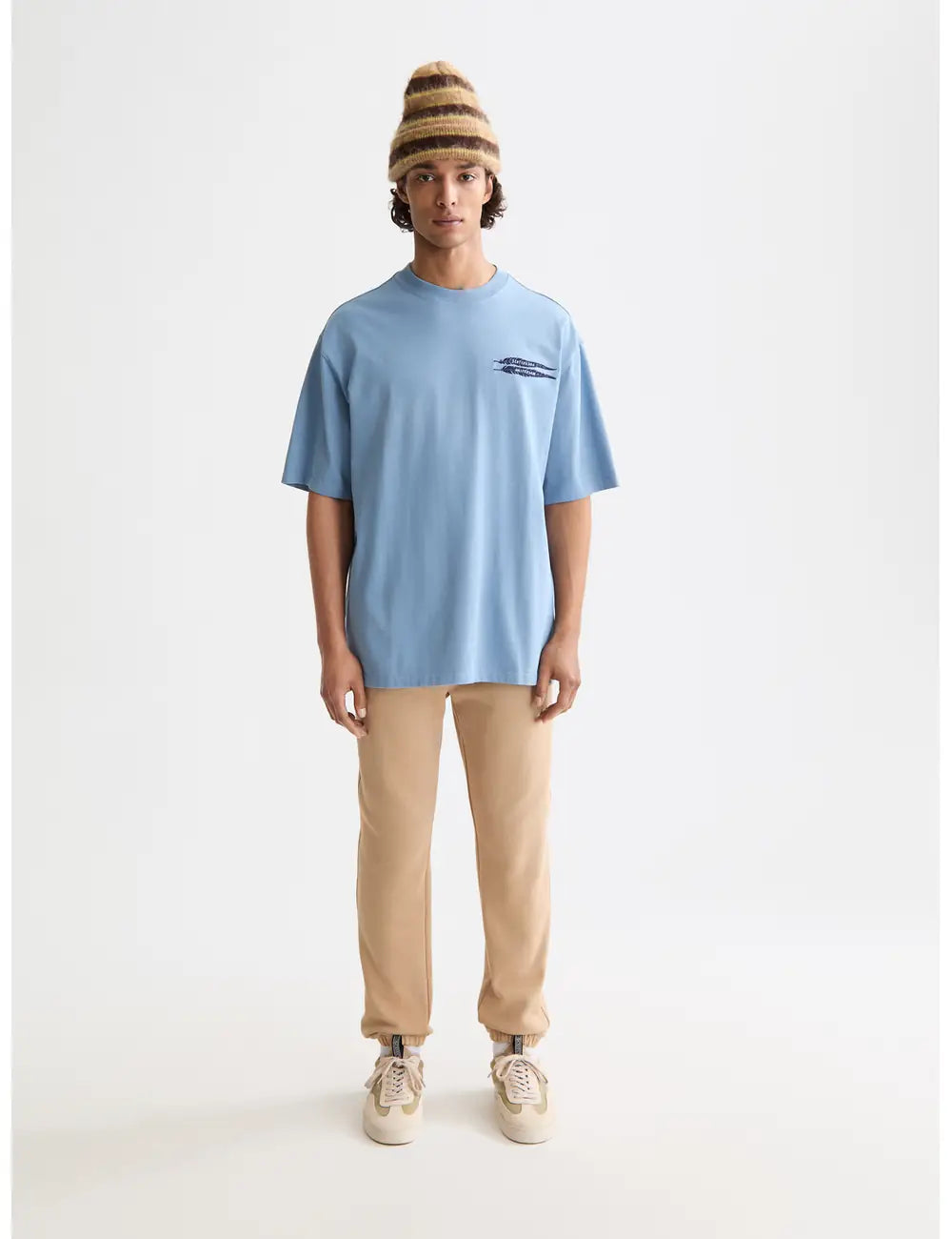 Loose Fit Artwork Tee full model shot showing overall fit by Scotch & Soda