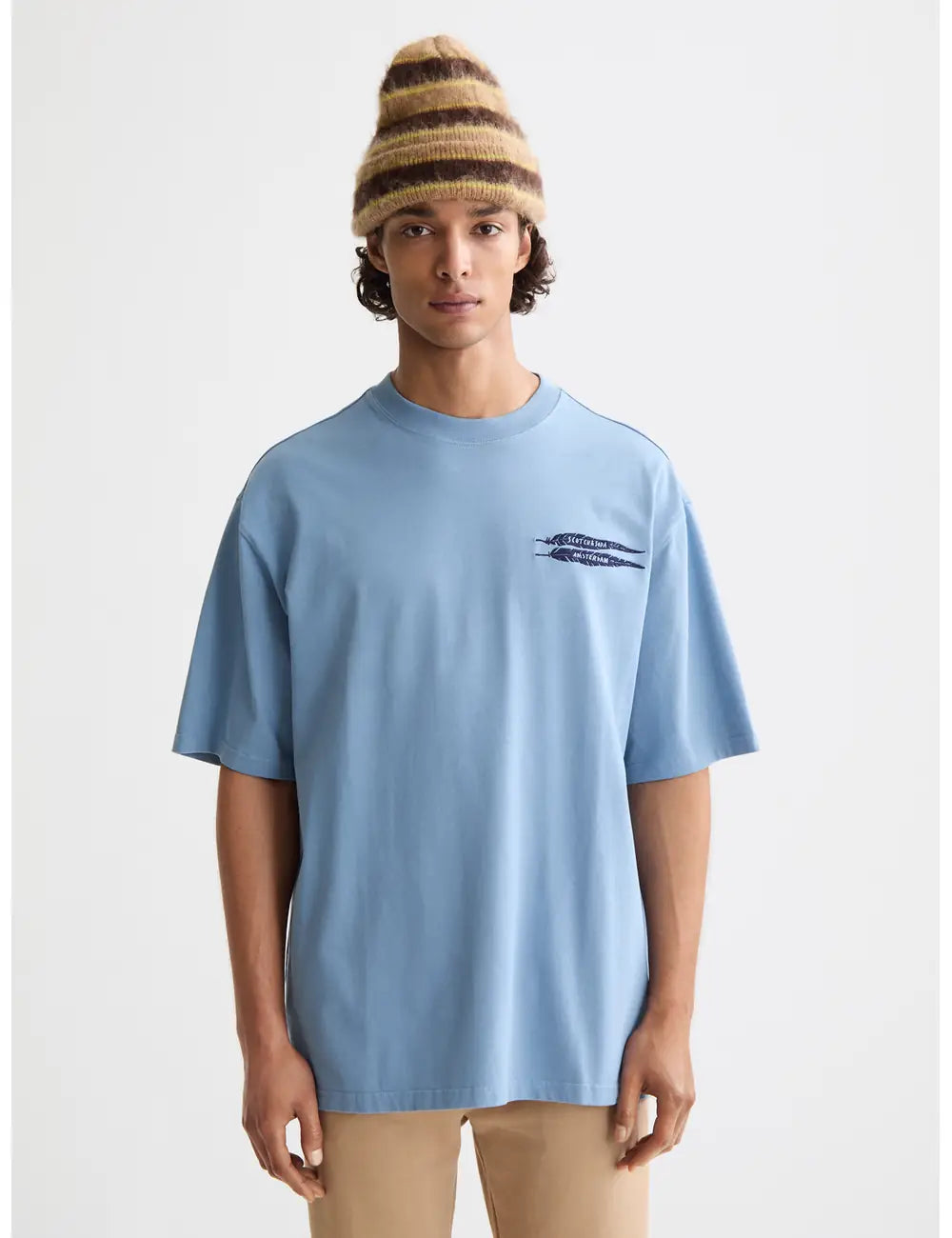 Loose Fit Artwork Tee close-up on model showing fit and detail by Scotch & Soda