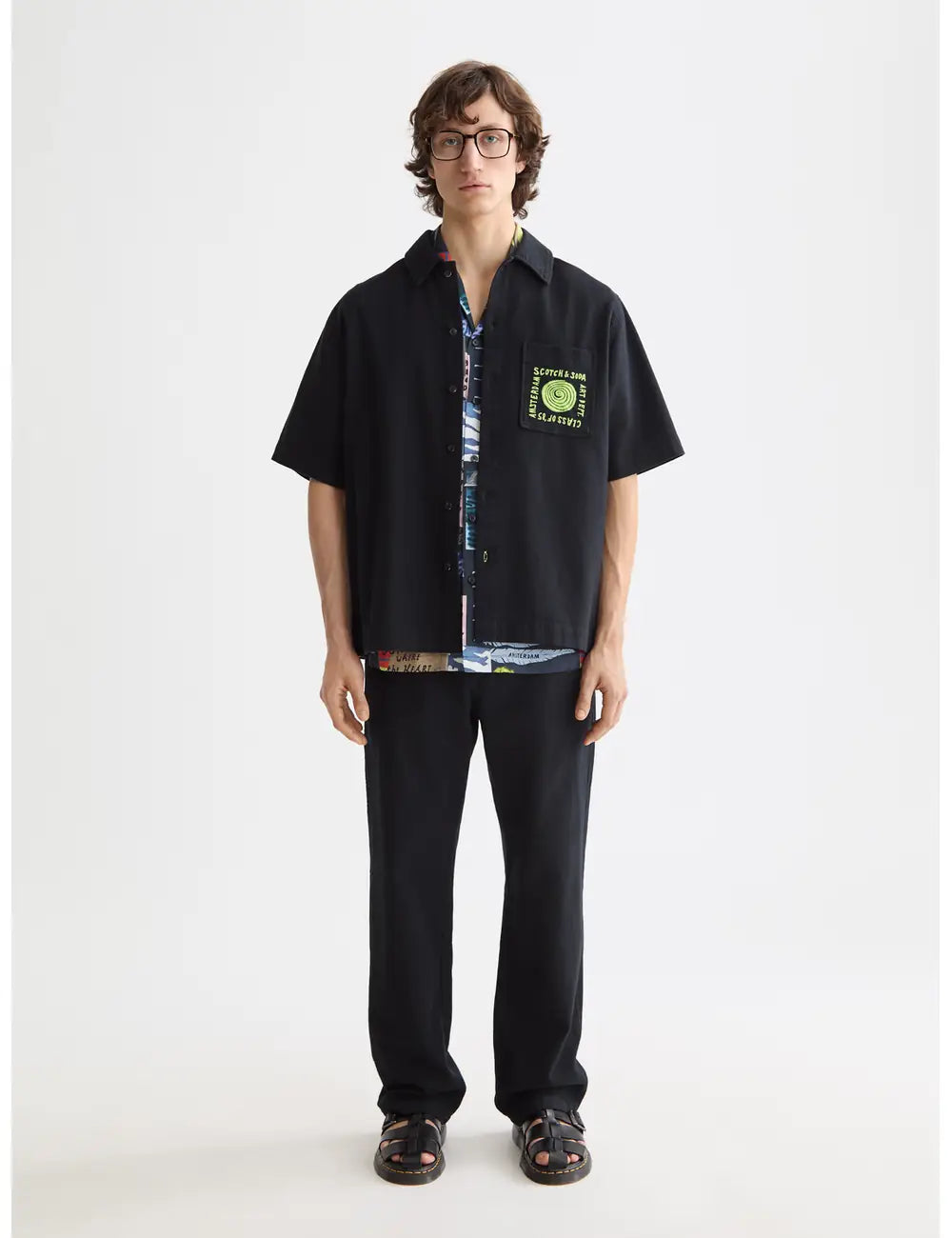 Verve Carpenter Pant full model shot showing overall fit by Scotch & Soda